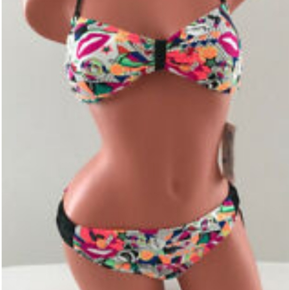 NWT California Waves bikini set